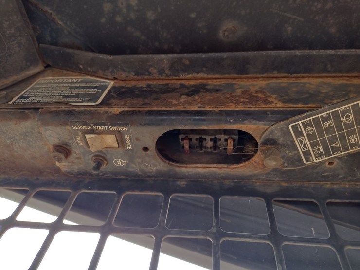 new-holland-lx885-image-7