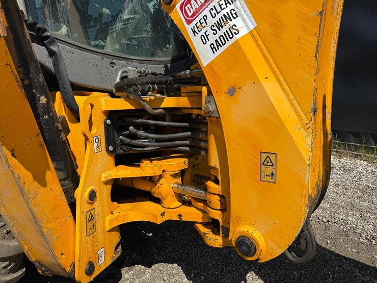 jcb-3cx14-image-17