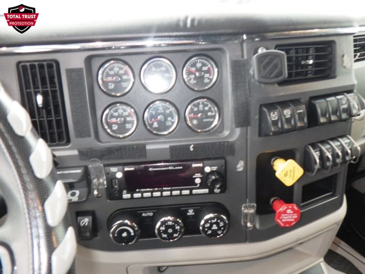 2022-peterbilt-579-image-23