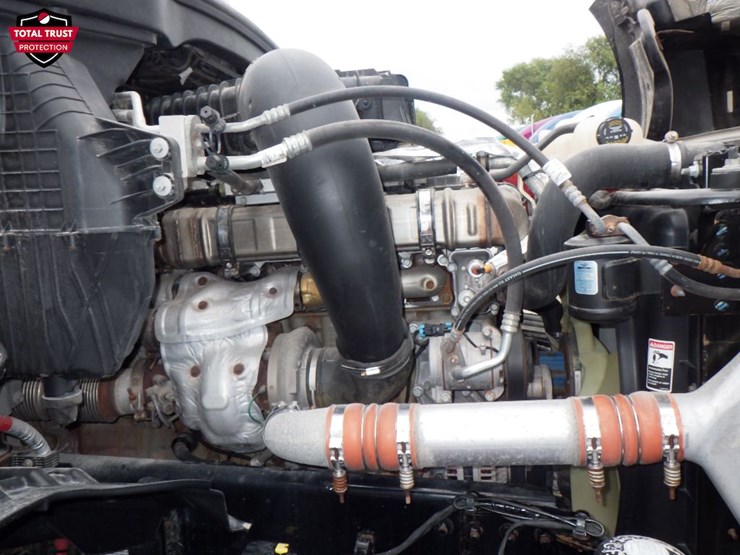 2020-freightliner-cascadia-126-image-24