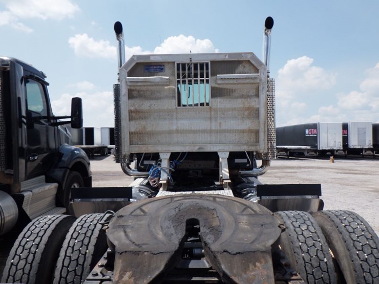 2015-kenworth-t800-image-9