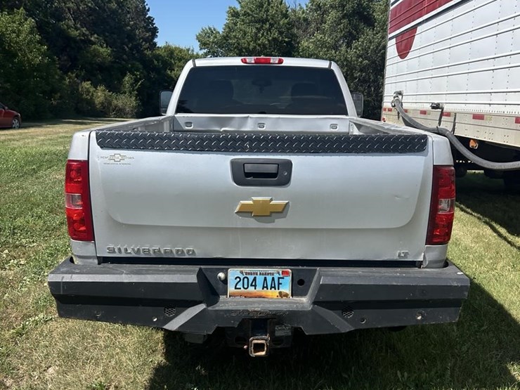 2013-chevrolet-silverado-2500hd-lt-image-11