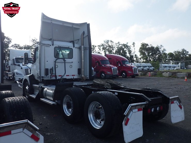 2024-kenworth-t680-image-12
