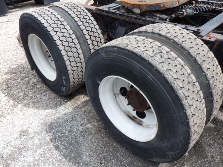 2015-freightliner-cascadia-125-image-6