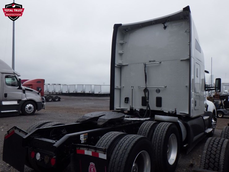 2022-kenworth-t680-image-9