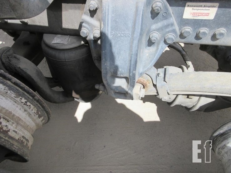 2015-kenworth-t800-image-22