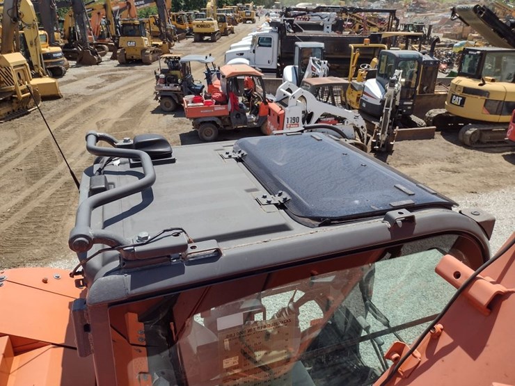 hitachi-zx245us-lc-6n-image-37