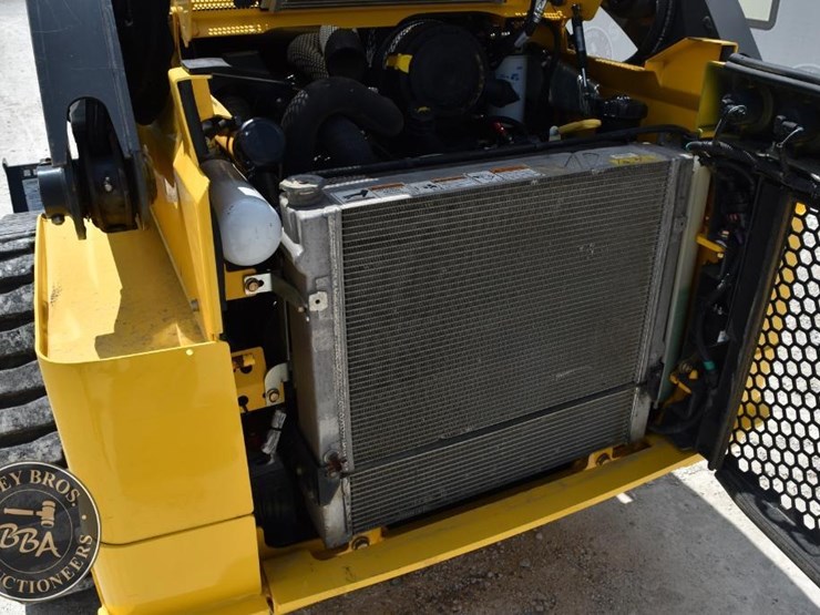 2019-new-holland-c232-image-22