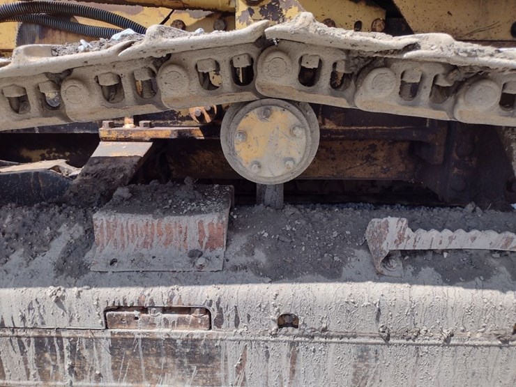 caterpillar-d4c-image-17