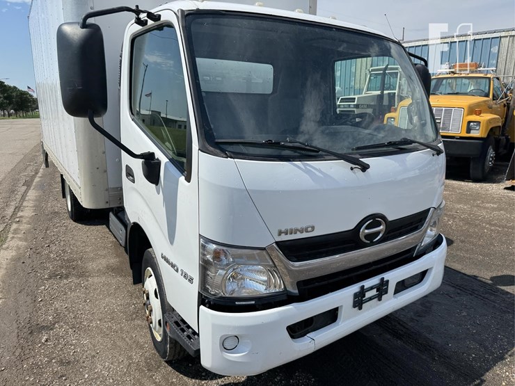 2018-hino-195-image-10