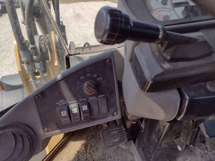 caterpillar-it28g-image-9