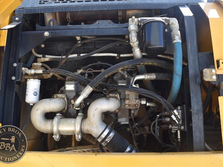 2016-deere-350g-lc-image-50