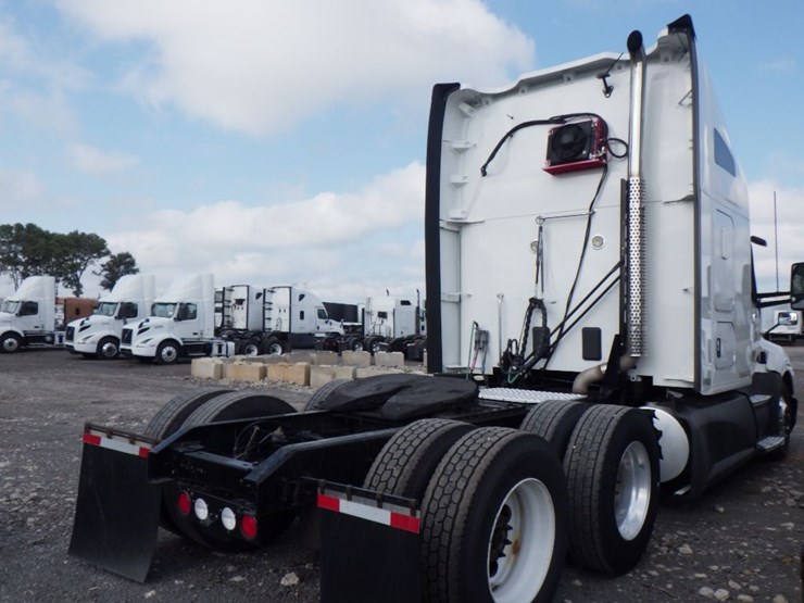 2021-kenworth-t680-image-9