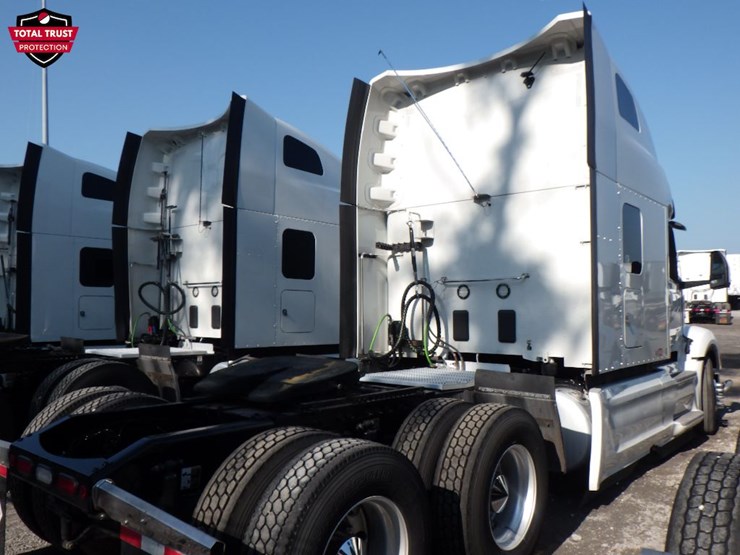 2022-peterbilt-579-image-10