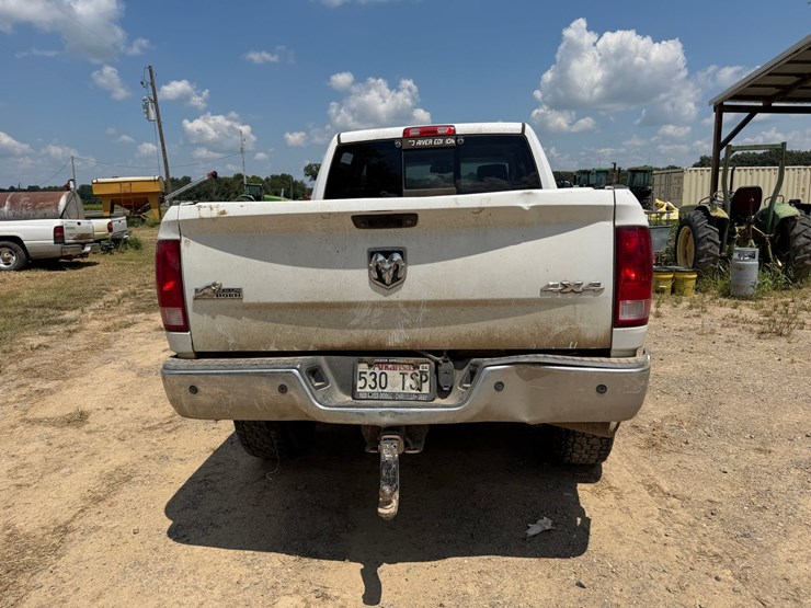 2015-dodge-2500-image-17