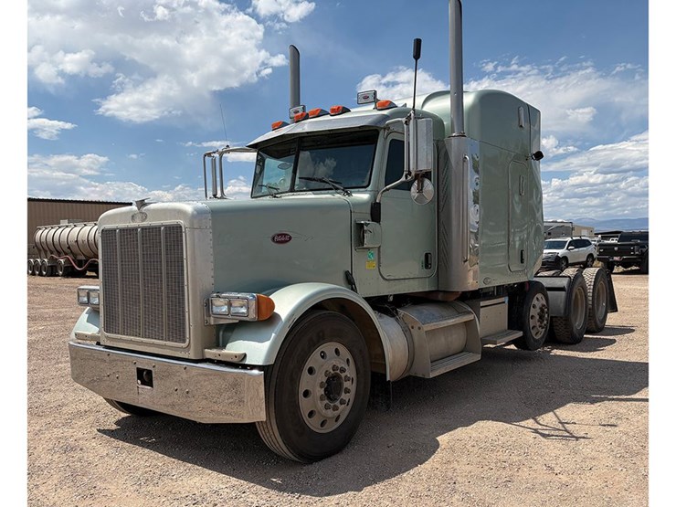 2005-peterbilt-378-image-1