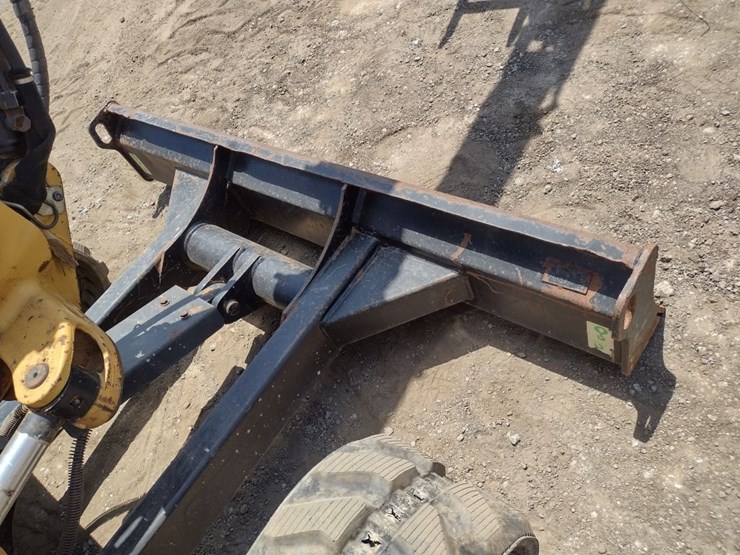 caterpillar-303-image-21
