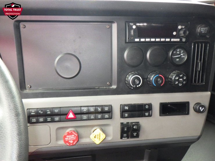 2022-freightliner-cascadia-126-image-21