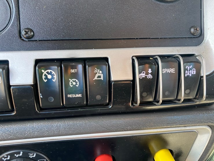 2018-kenworth-t440-image-88
