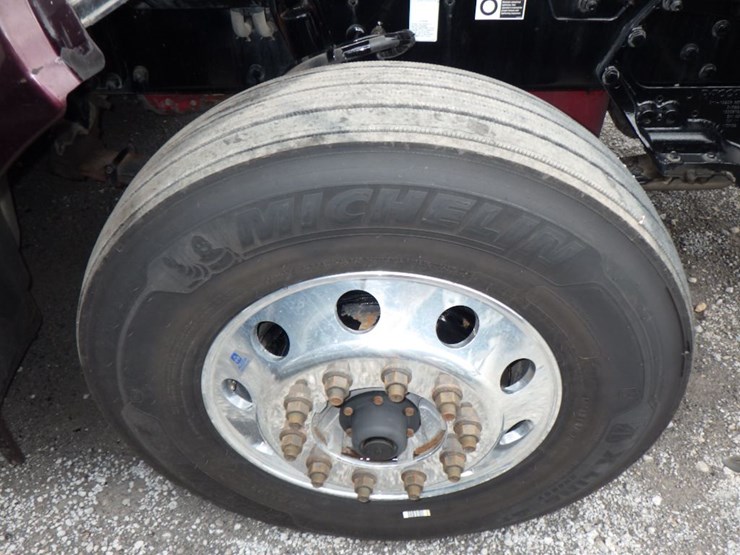 2019-peterbilt-579-image-28