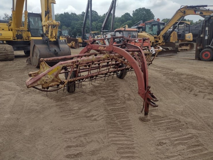 new-holland-258-image-19