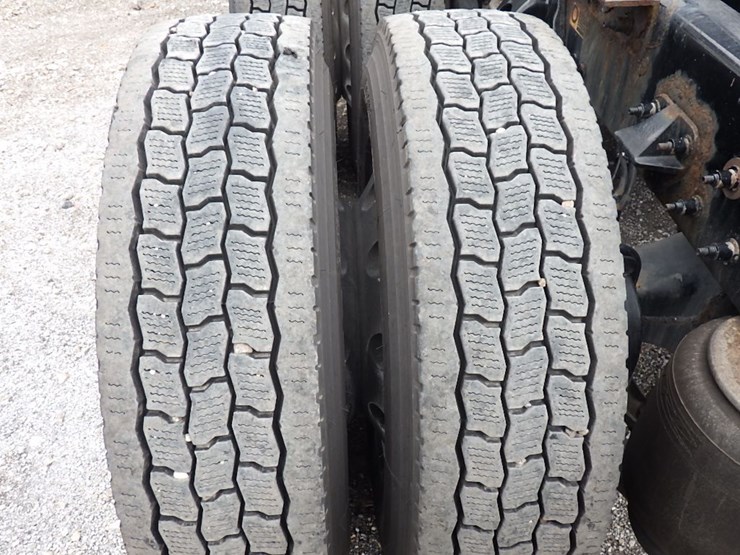 2019-peterbilt-579-image-18