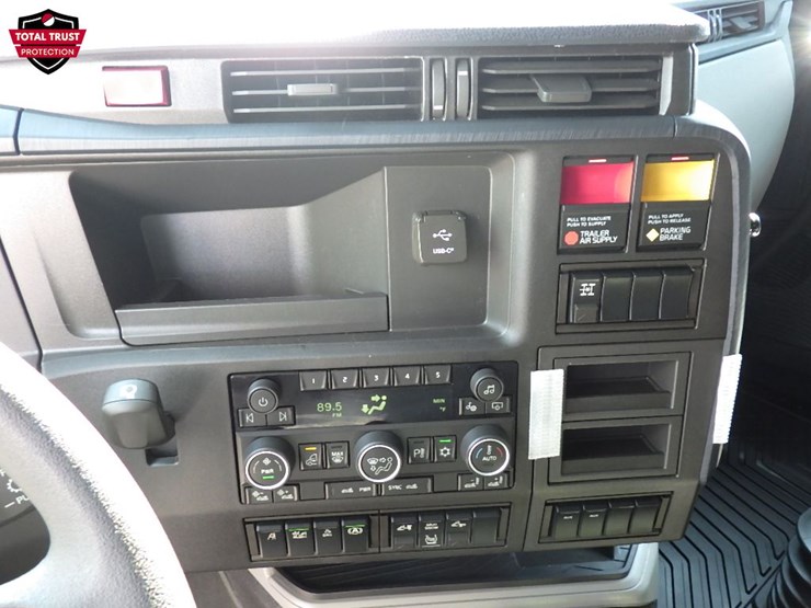 2026-volvo-vnl840-image-20