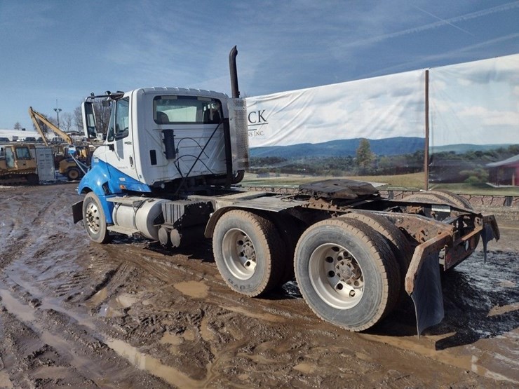 international-prostar-image-38