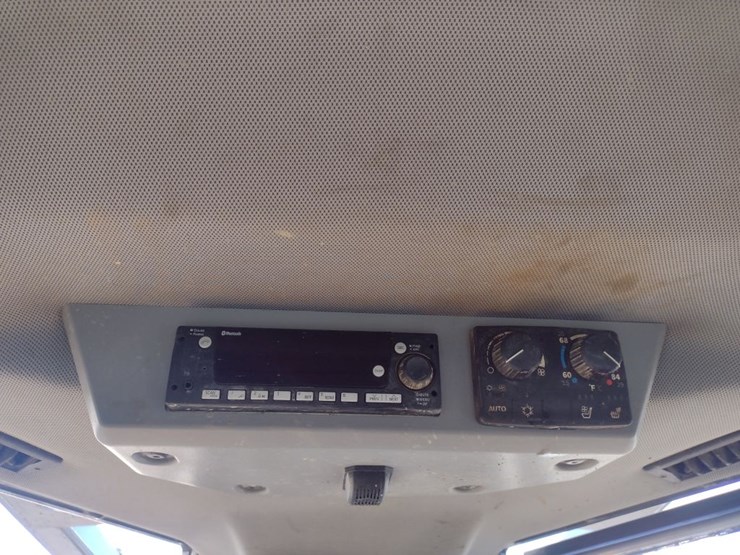 deere-700l-image-11