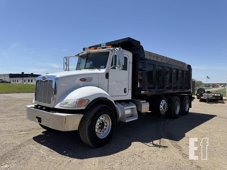2005-peterbilt-335-image-1