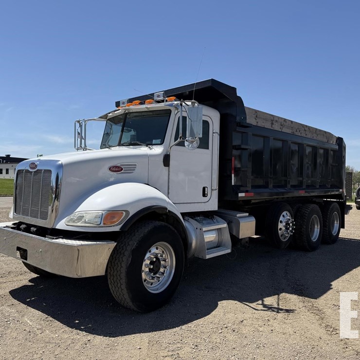 2005 PETERBILT 335