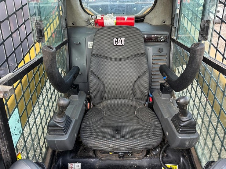 2020-caterpillar-272d3-image-17