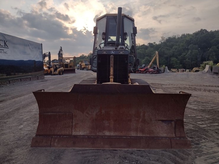 deere-650j-lt-image-2