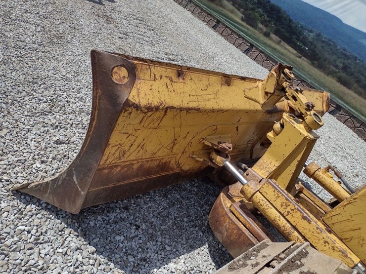 caterpillar-d4c-image-19