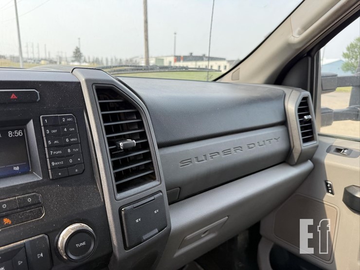 2017-ford-f550-xl-image-29