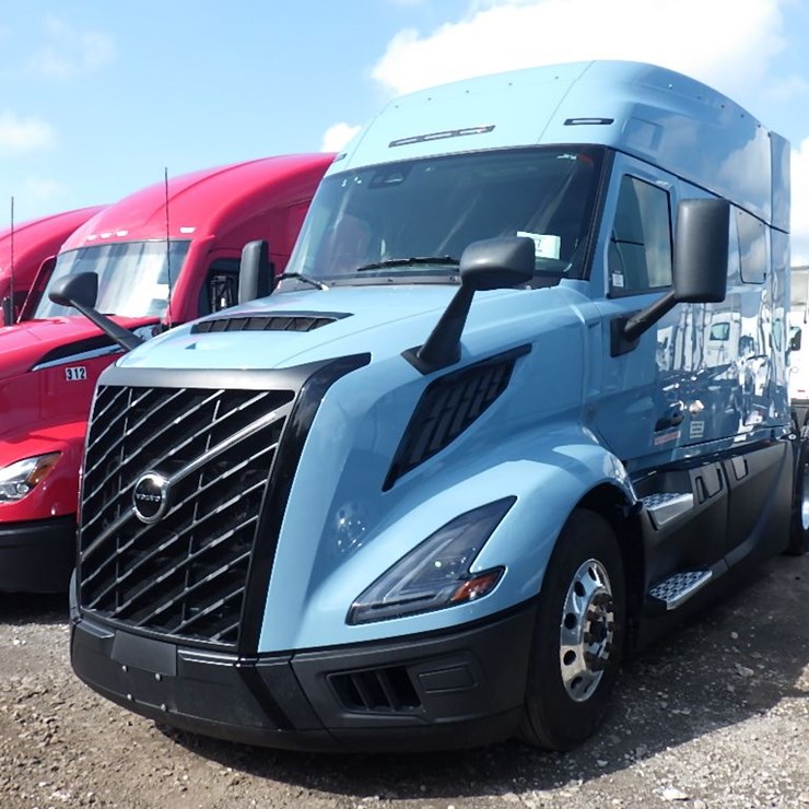 2026 VOLVO VNL840
