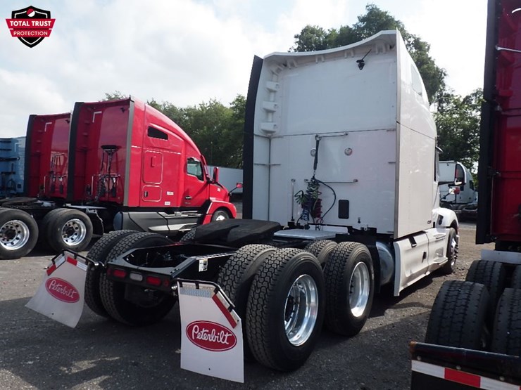 2024-peterbilt-579-image-10