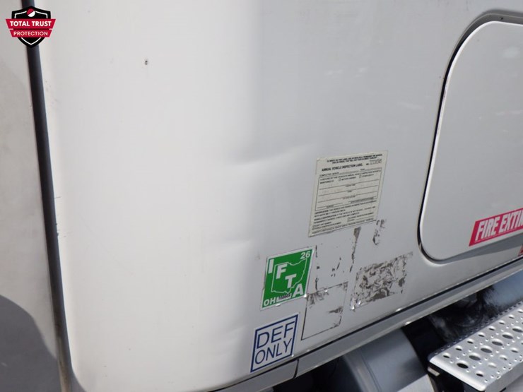 2023-freightliner-cascadia-126-image-18