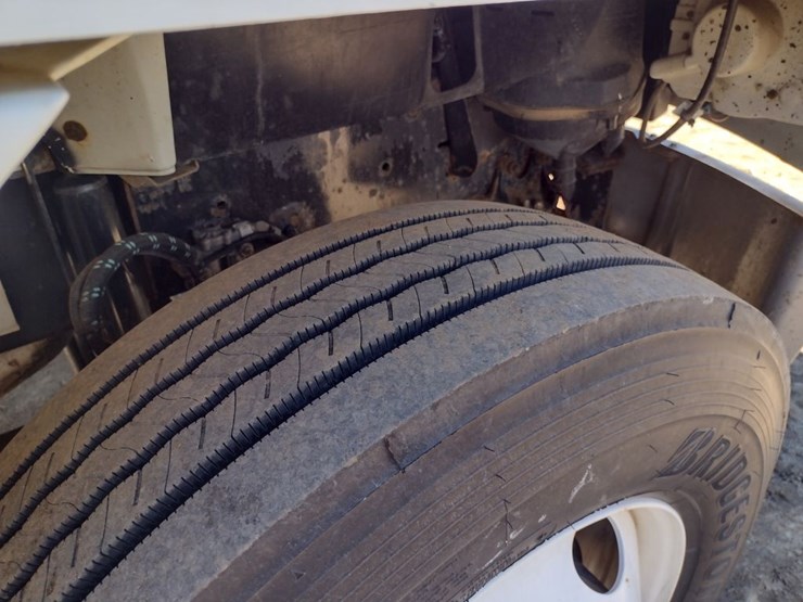 freightliner-fl80-image-21