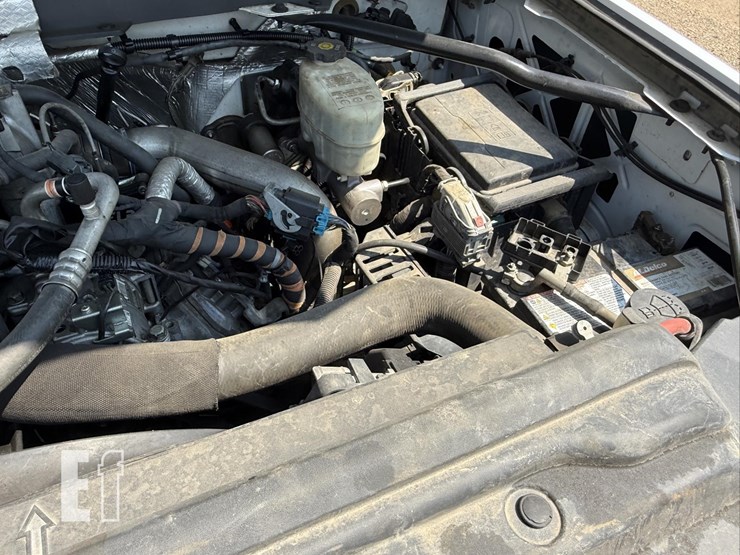 2015-chevrolet-3500hd-image-30
