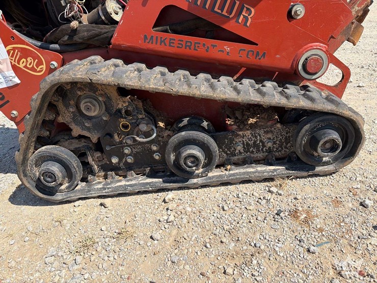 2019-ditch-witch-c16x-image-12