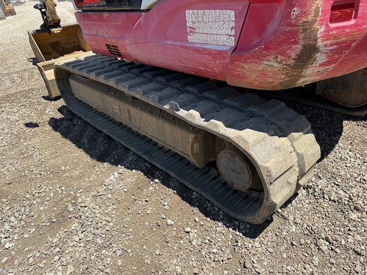 2012-takeuchi-tb250-image-13