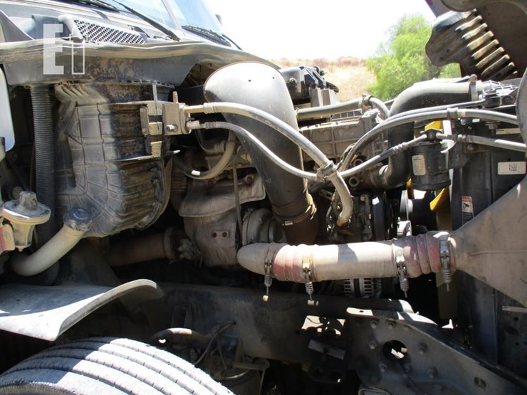 2014-freightliner-cascadia-125-image-5