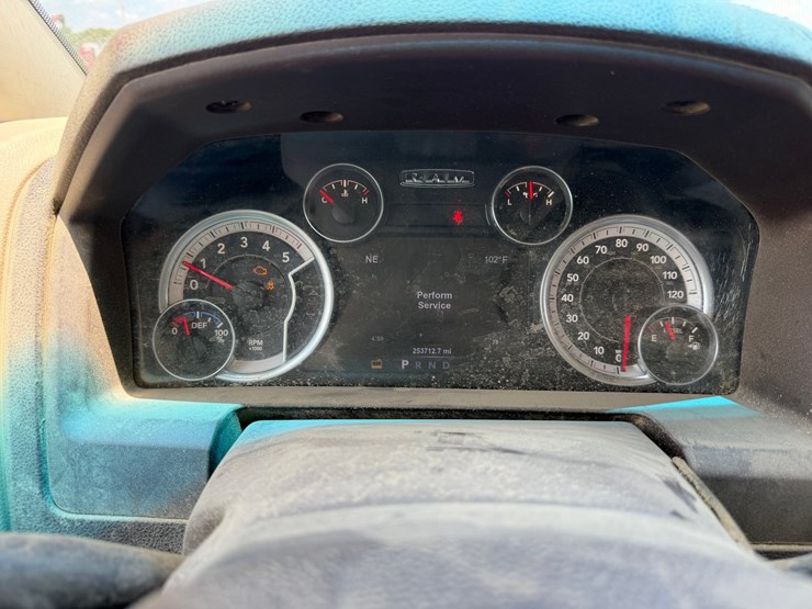 2015-dodge-2500-image-61