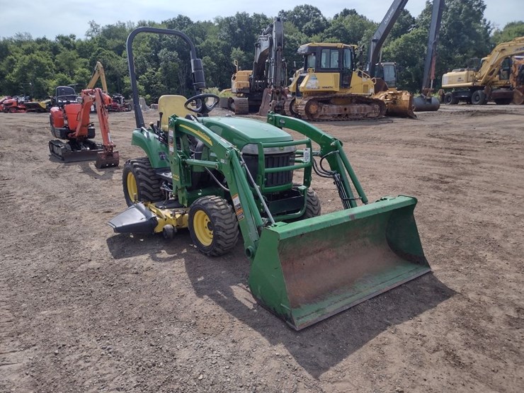 john-deere-2305-image-37