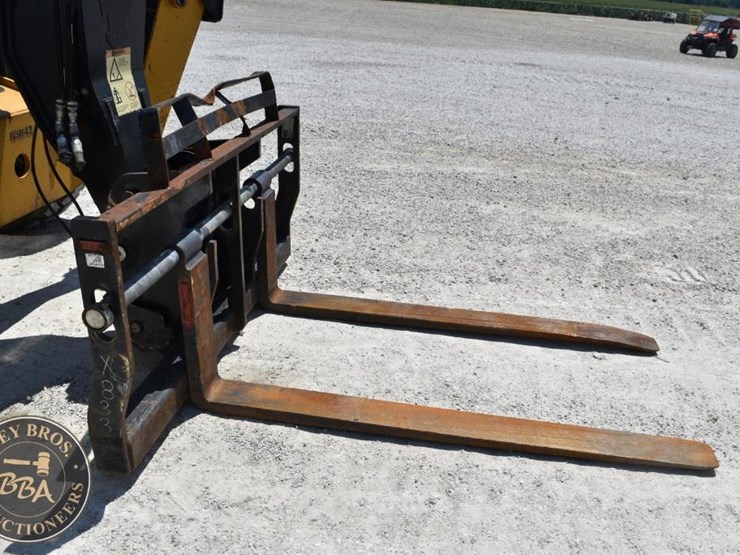2018-caterpillar-tl1255d-image-18