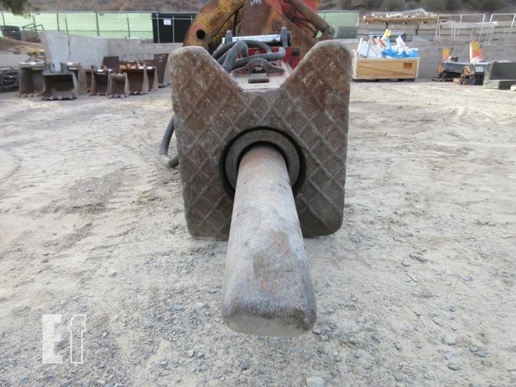 caterpillar-330-image-5