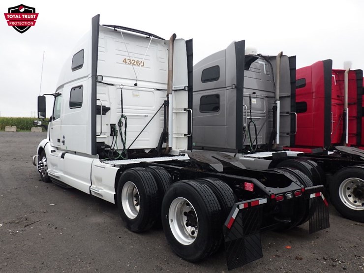 2023-volvo-vnl860-image-14