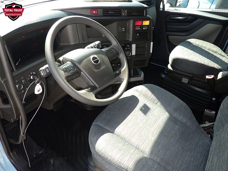 2026-volvo-vnl840-image-18