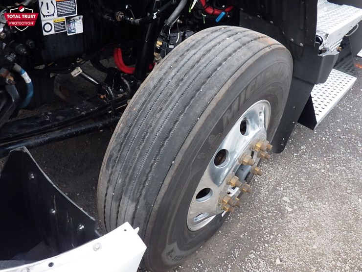 2024-kenworth-t680-image-22